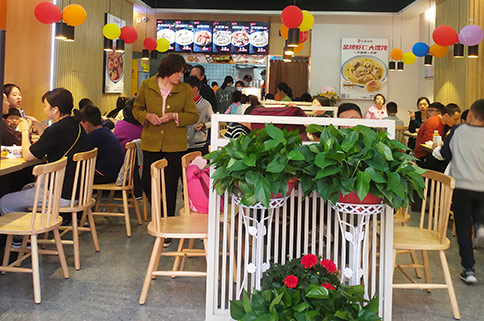 如何經(jīng)營(yíng)好餛飩店？這四點(diǎn)要注意了！