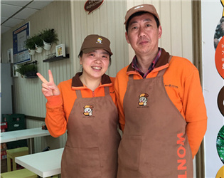 我們堅(jiān)持：當(dāng)天的餛飩當(dāng)天售完