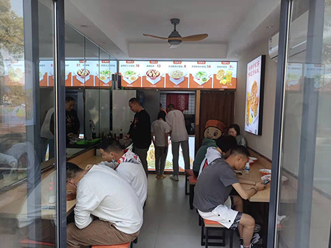 武漢警官職業(yè)學院校內(nèi)店盛大開業(yè)